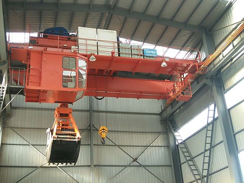 烏魯木(mù)齊地(dì)鐵(tiě)10t通(tōng)用(yòng)橋式起重機(jī)